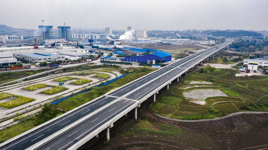 廣安市過境高速公路東環(huán)線及渝廣支線-為跨越華鎣市規(guī)劃區(qū)而設(shè)置，橋梁全長912m，最大橋高25m，橋梁上部結(jié)構(gòu)為分幅式，采用3x30+6x(4x30)+3x30m先簡直后連續(xù)預(yù)應(yīng)力砼T梁，單幅車行道寬11.5m。.jpg