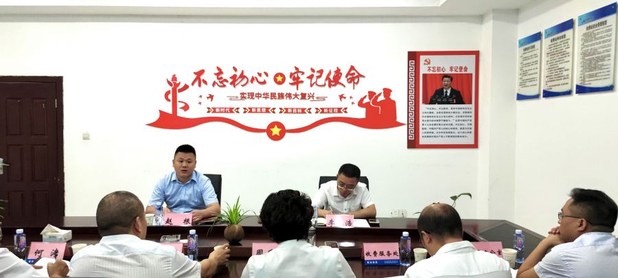 蜀道高速集團(tuán)黨委副書記、董事趙根赴南渝綿南公司開展2022年“夏送清涼”慰問、專題宣講暨調(diào)研座談會(huì) (3).jpg